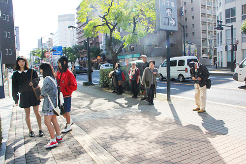 開場を待つ方々