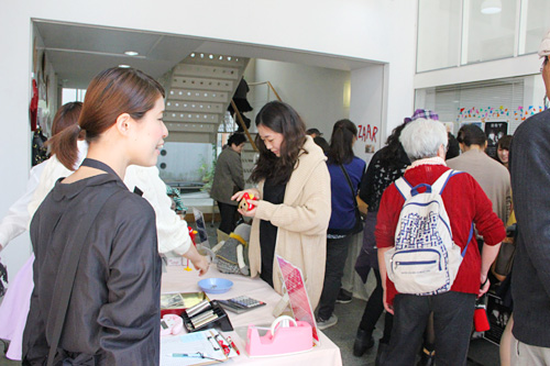 大人気のバザー&フリマ会場