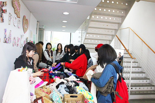 大人気のバザー&フリマ会場