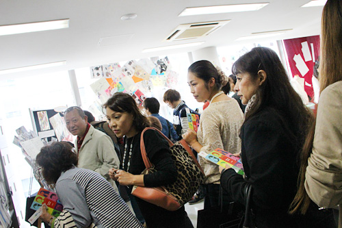 アパレルデザイン科、トータルファッション科のカリキュラム展示会場