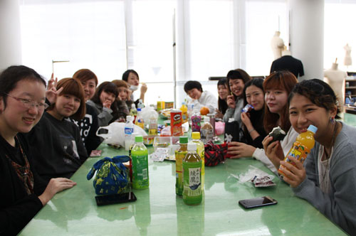 ささやかな祝賀会を開きました