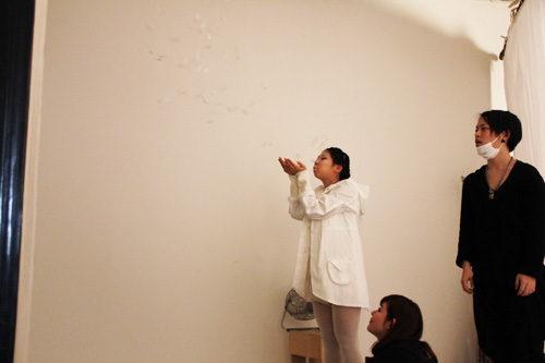 お互いに協力し合う場面も。