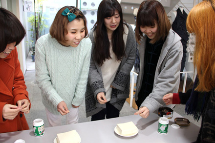 朝から学友会で準備をしました。