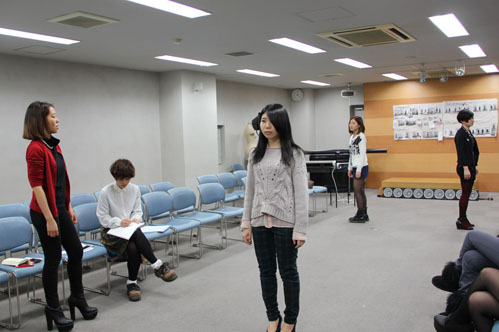 作品も出来上がってきた頃にいよいよ練習開始