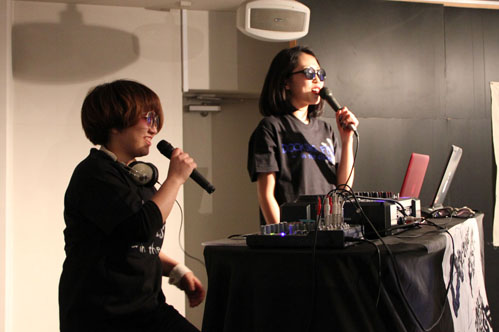 クローゼットの中のファッションフェスをイメージしたショーです