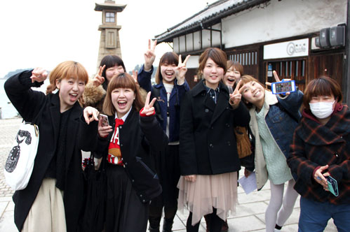 グループに分かれて自由行動。