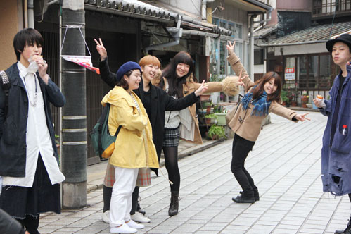 この時期は「町並みひな祭」と言って、町中いたるところで雛人形が飾られています。