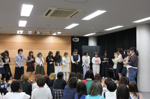 なかにはグループを作れなかった学生がこんなにたくさん出てしまうことも！！