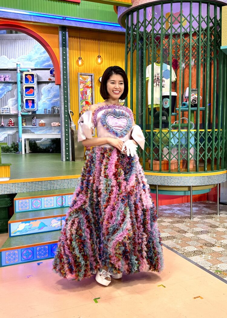 ファッション高度専門士科の学生が制作した衣装を神田愛花さんに着用して頂きました。 - 服飾・ファッション東京の専門学校文化服装学院