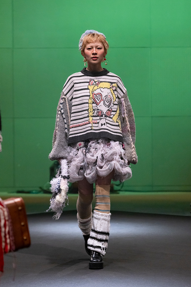 2025-04_apartmentstory201-look03