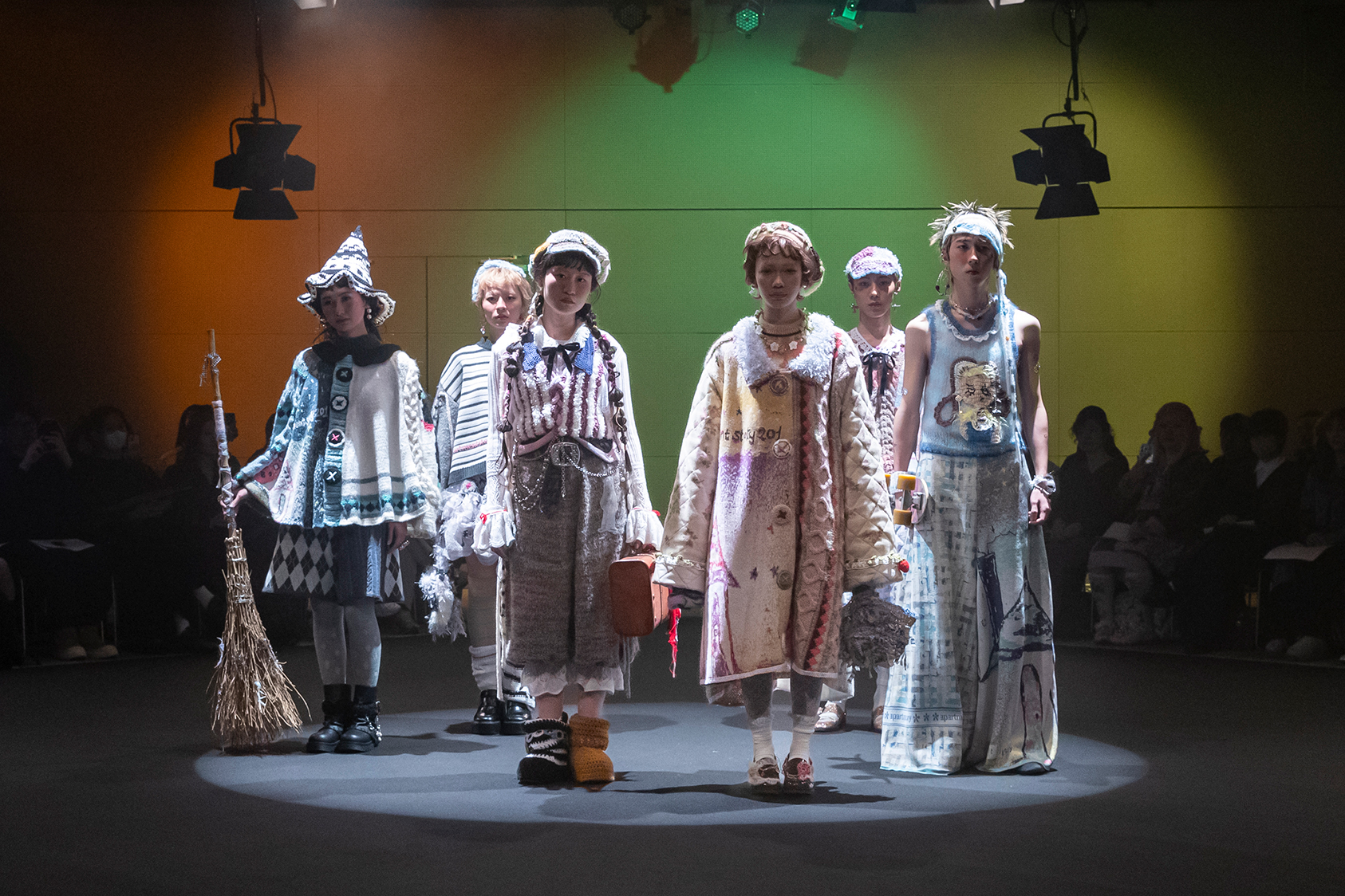 2025-04_apartmentstory201-look08