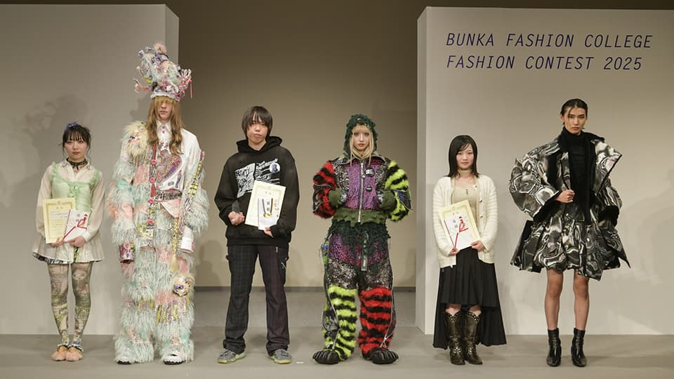 文化服装学院ファッションコンテストでindividual 2025 ファイナリストの西脇さんがグランプリ、桂さんが準グランプリを獲得